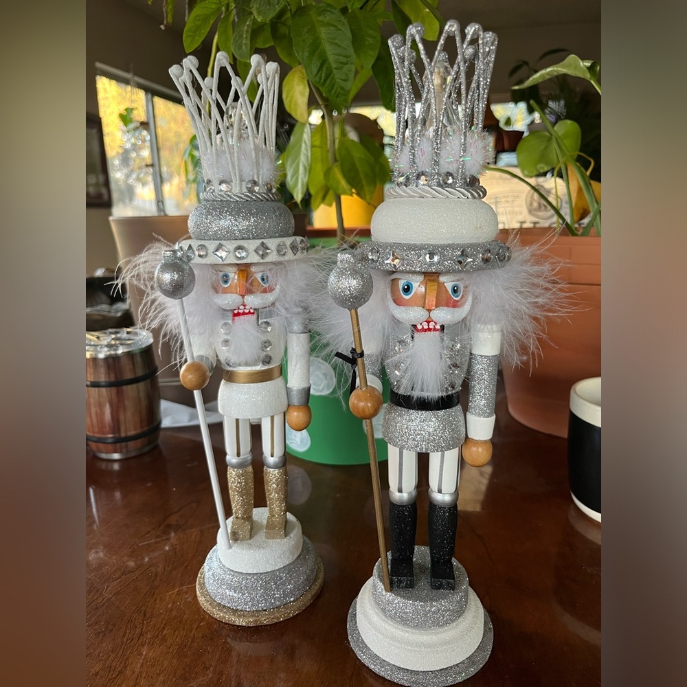 2 Kurt Adler Nutcrackers / Silver / Sparkle / 13.5 Height / Hollywood